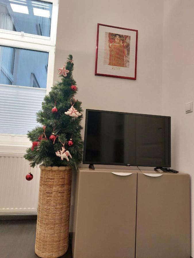 Grand Vienna City Center Apartment Екстер'єр фото