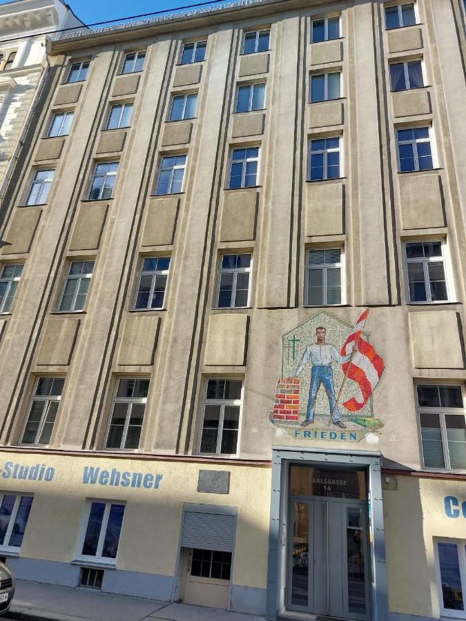 Grand Vienna City Center Apartment Екстер'єр фото